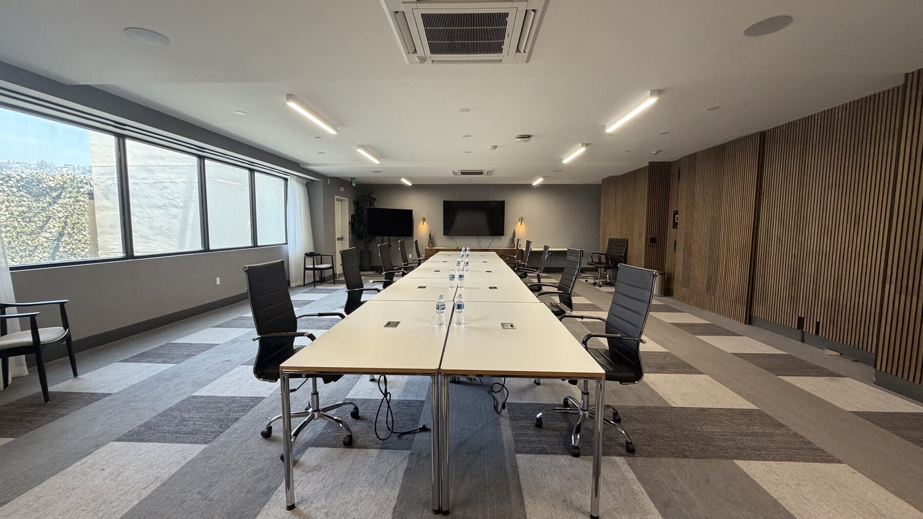 Jade Meeting Room